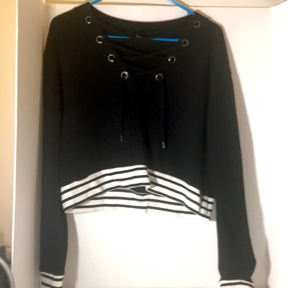 Forever 21 top size small long sleeves crop black white stripes Y2K grunge